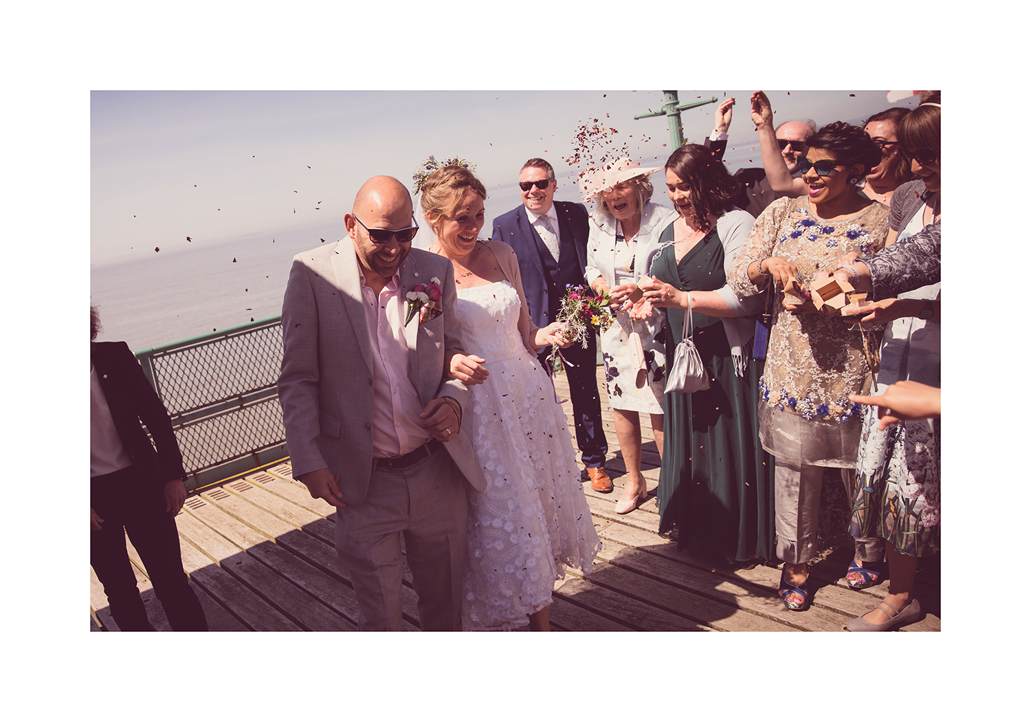 1_0003_confetti.jpg