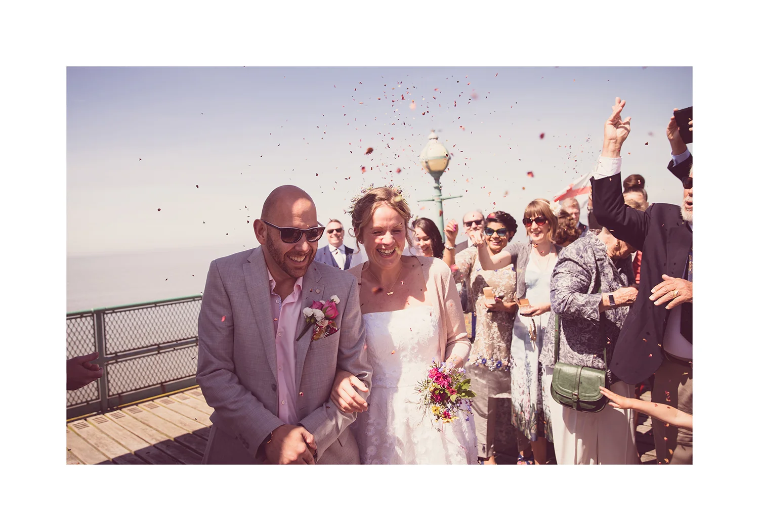 1_0004_confetti.jpg