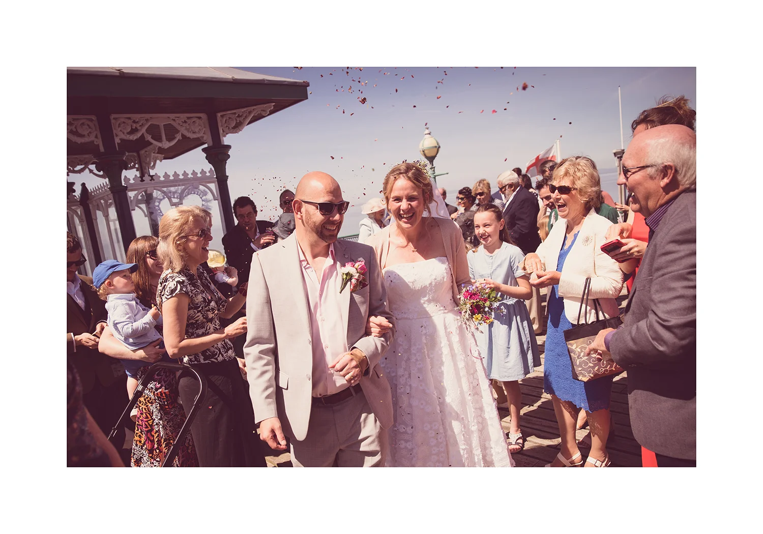 1_0005_confetti.jpg