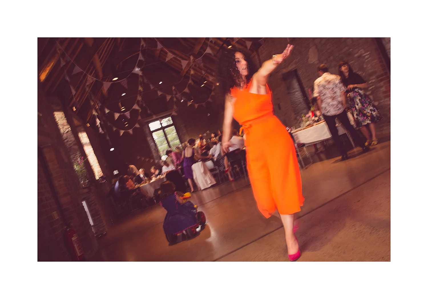 1_0006_dance.jpg