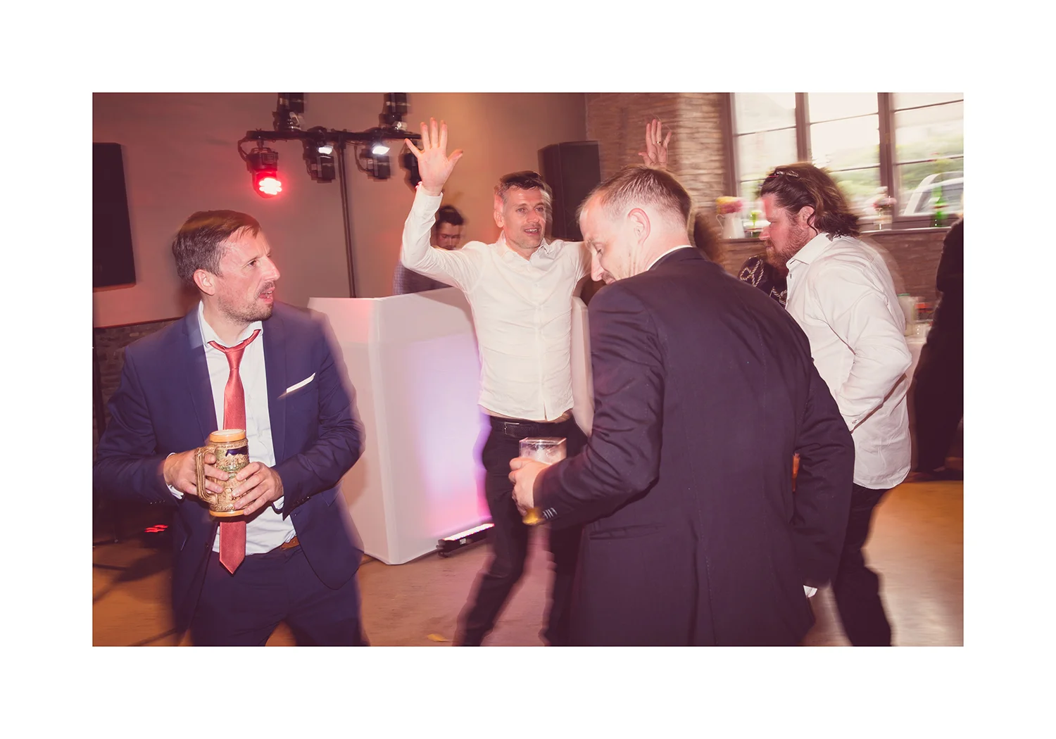 2_0000_dance.jpg