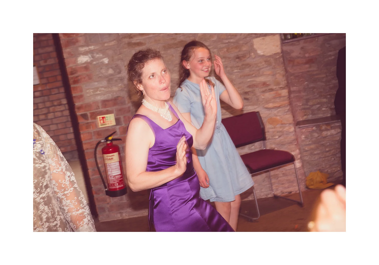 2_0015_dance.jpg