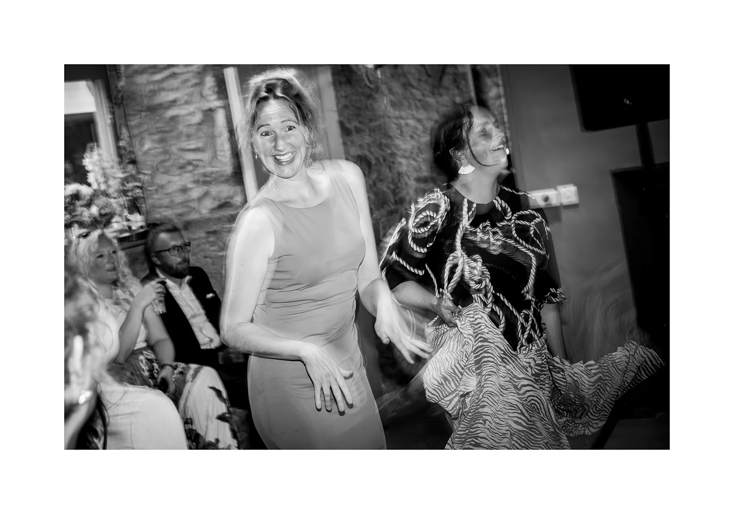 2_0018_dance.jpg