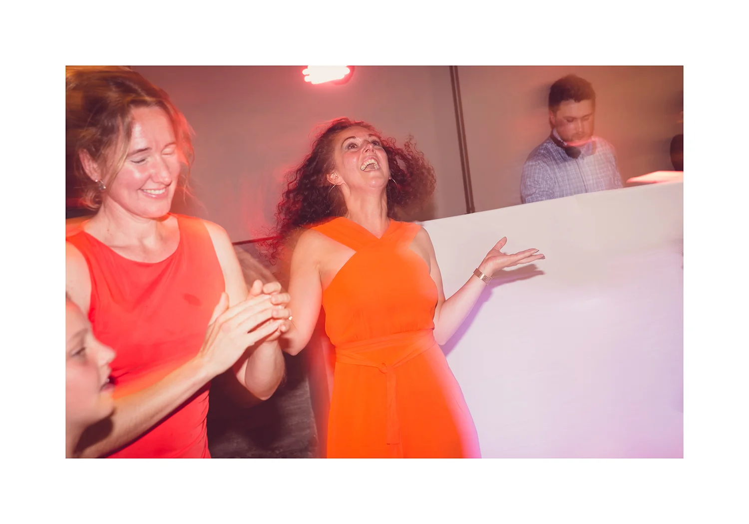 3_0001_dance.jpg