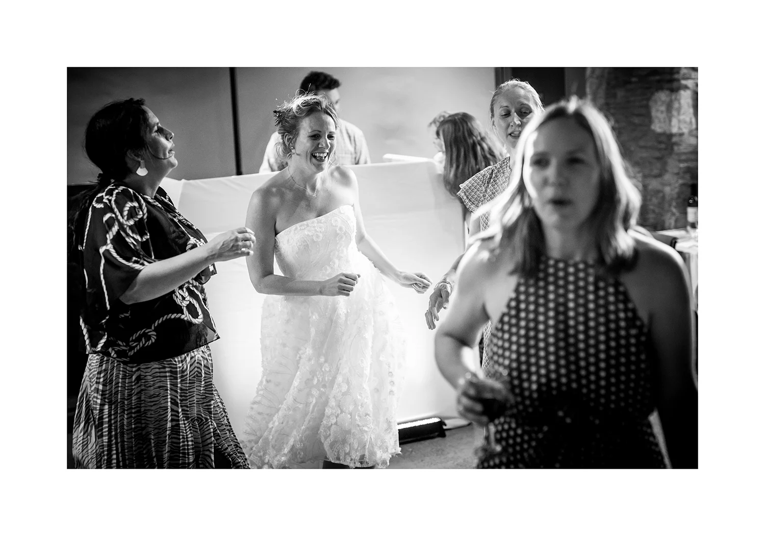 3_0004_dance.jpg