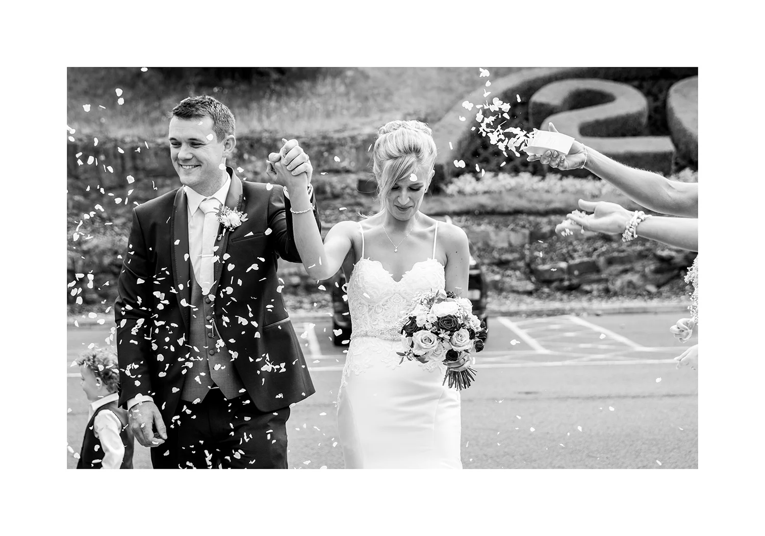 1_0005_confetti.jpg