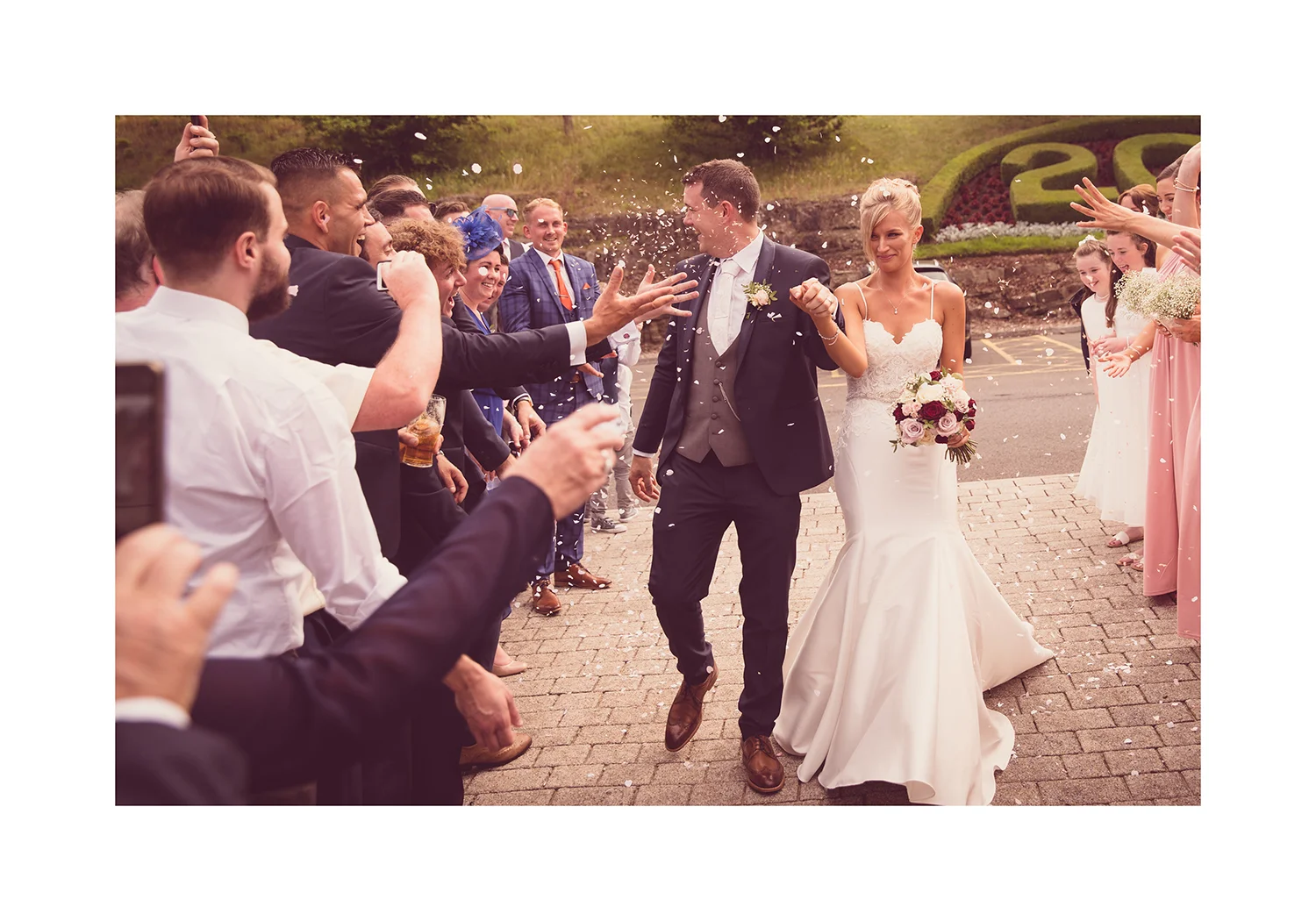1_0007_confetti.jpg