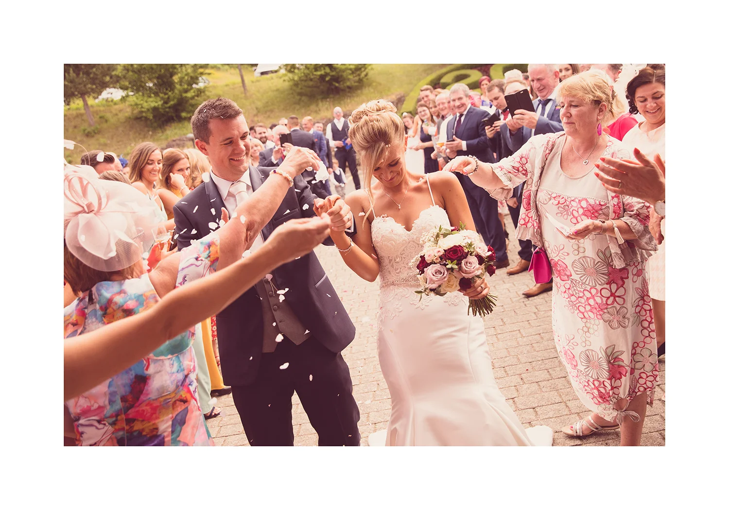 2_0001_confetti.jpg