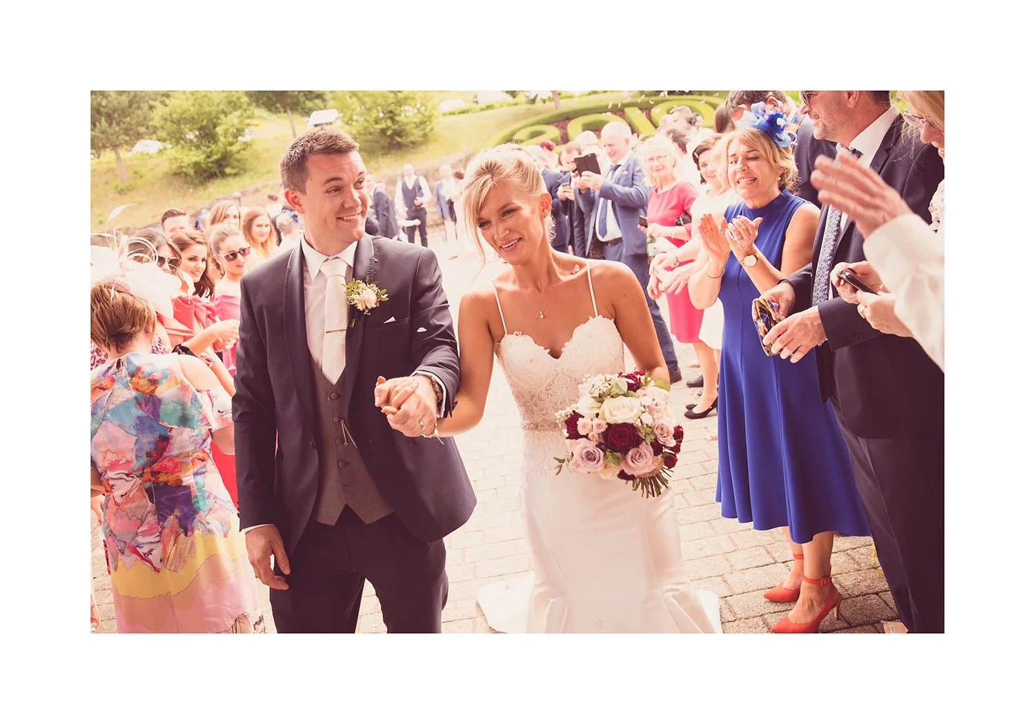2_0003_confetti.jpg