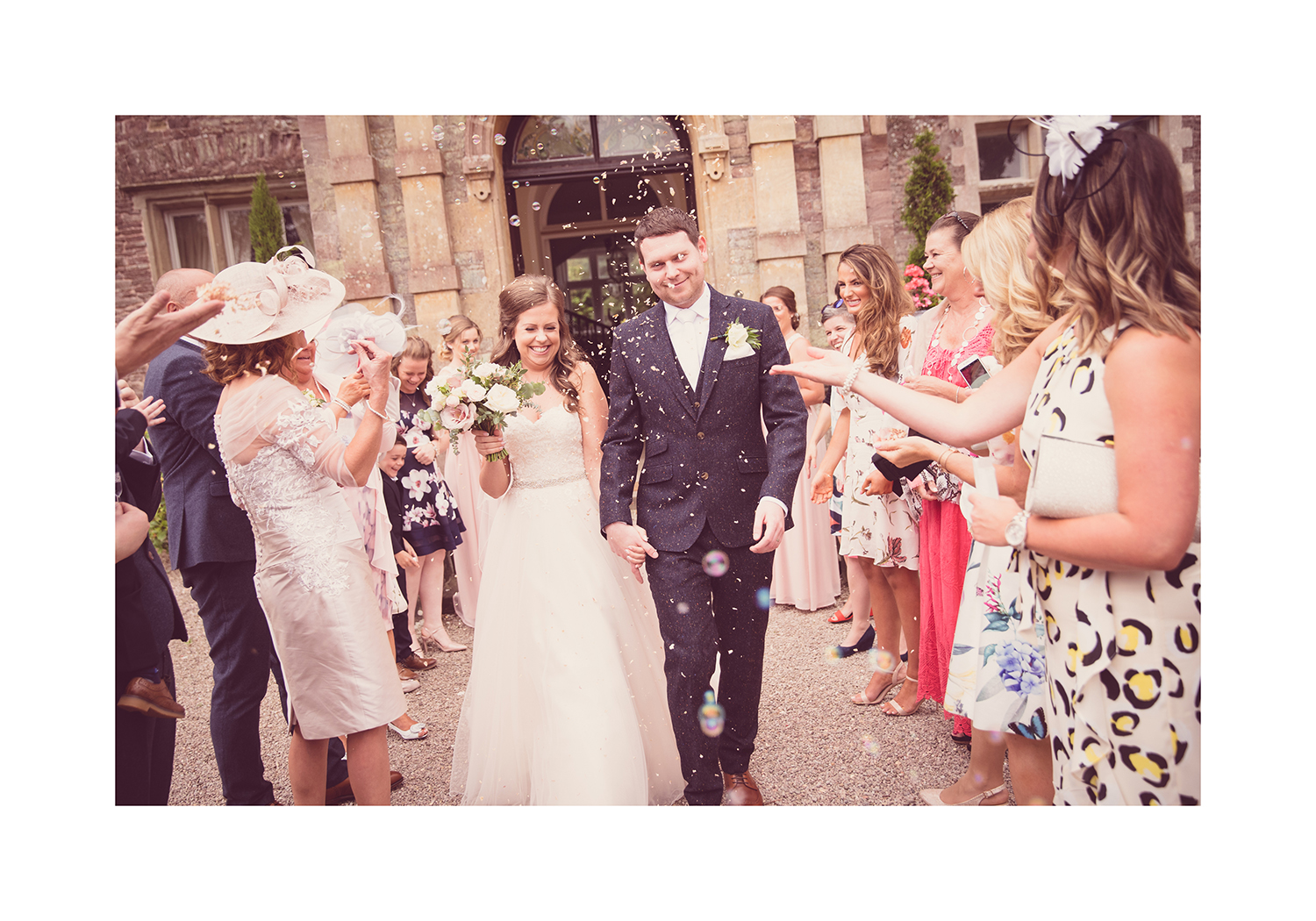 1_0005_confetti.jpg