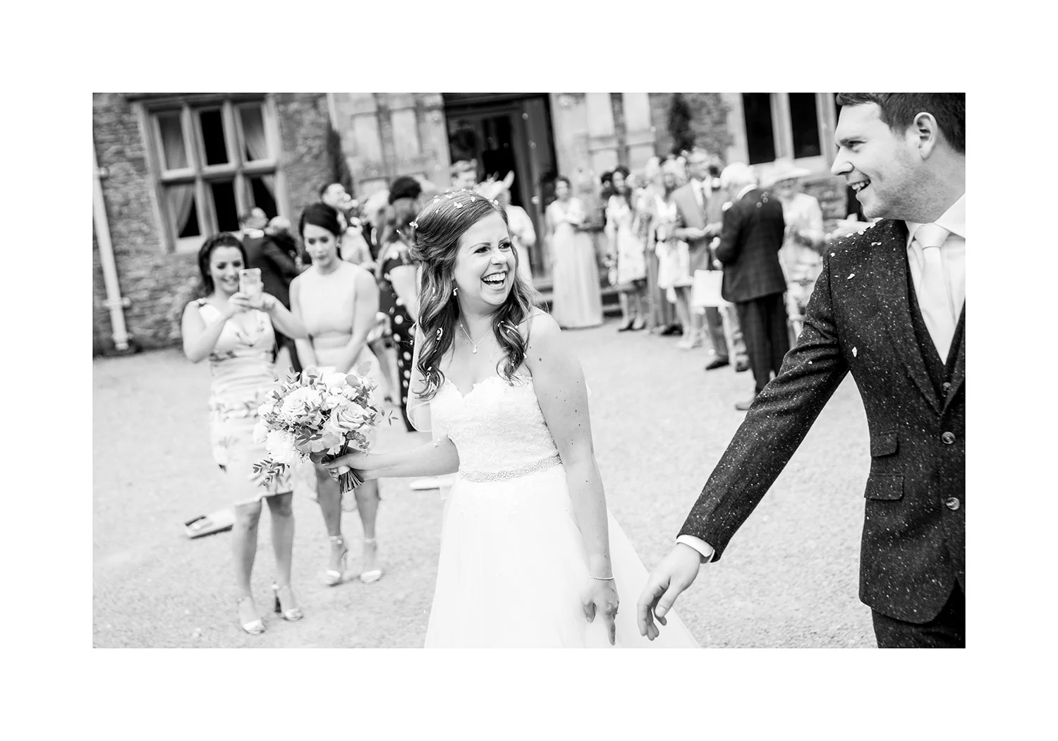 1_0010_confetti.jpg