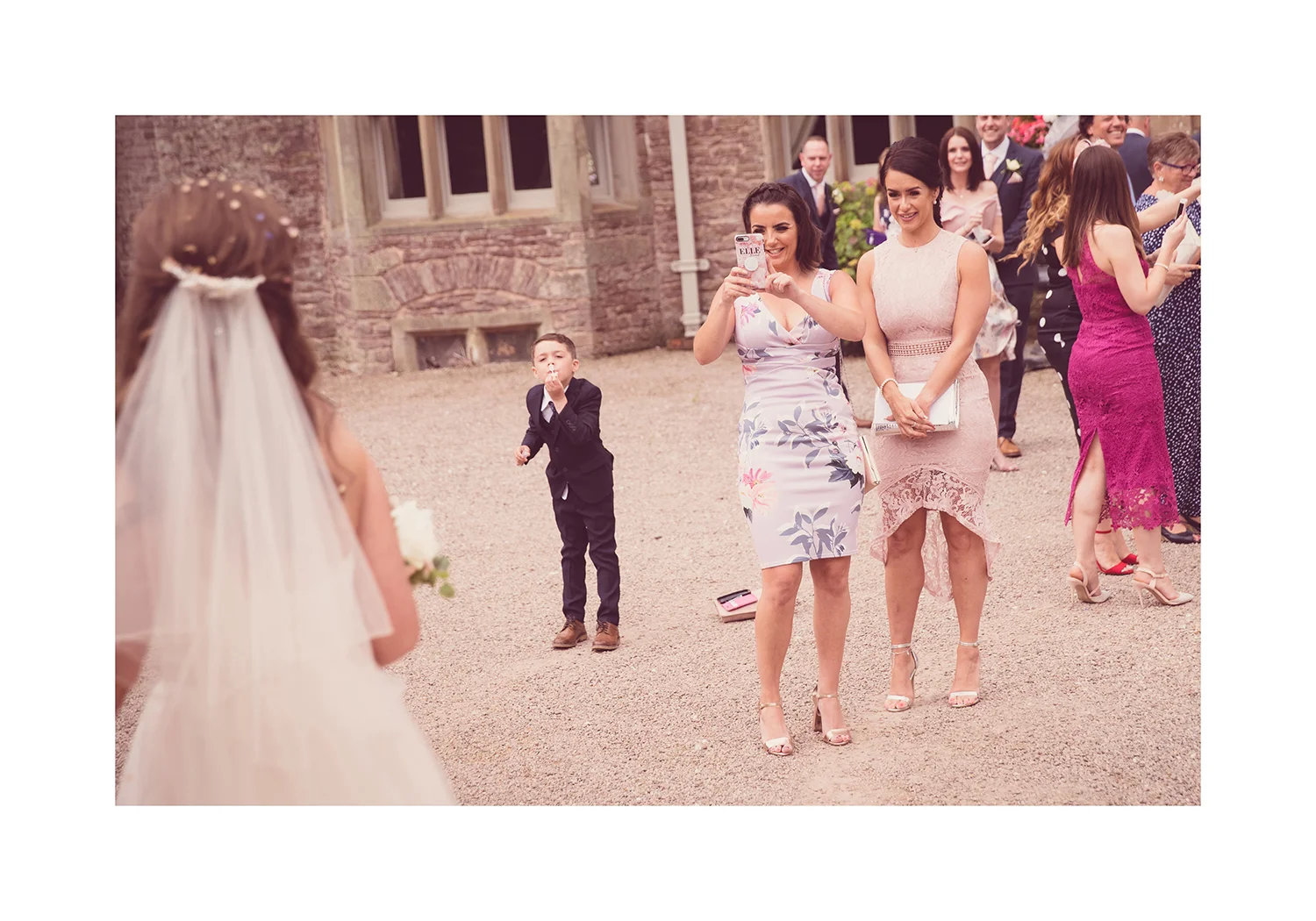 1_0011_confetti.jpg