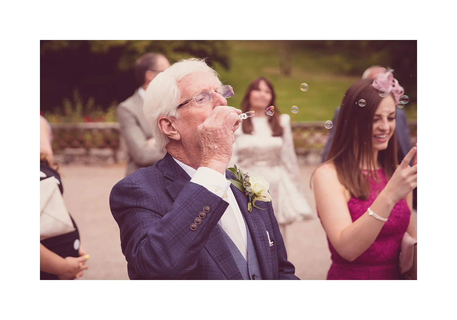 1_0015_confetti.jpg