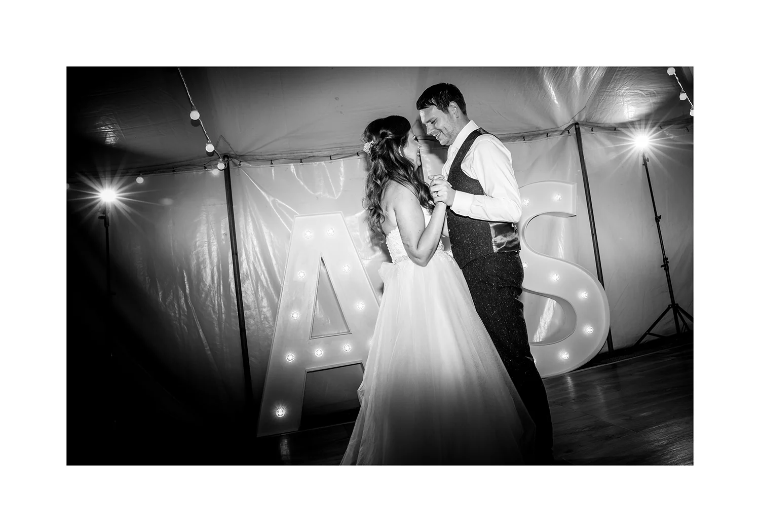 1_0010_dance.jpg