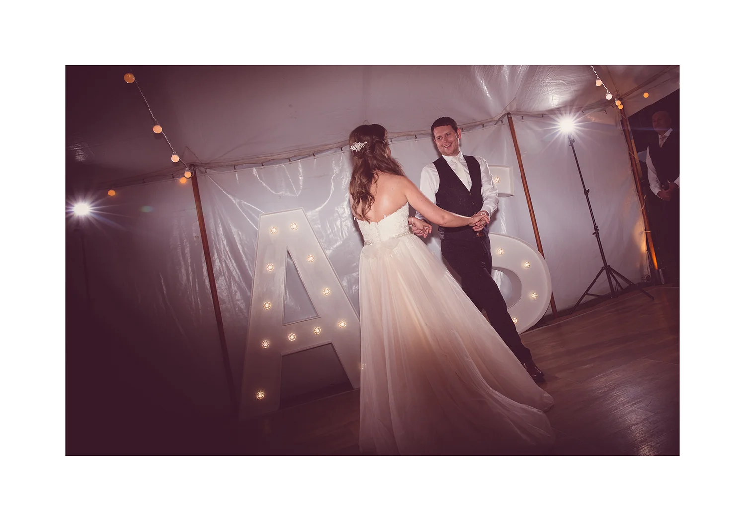 1_0011_dance.jpg