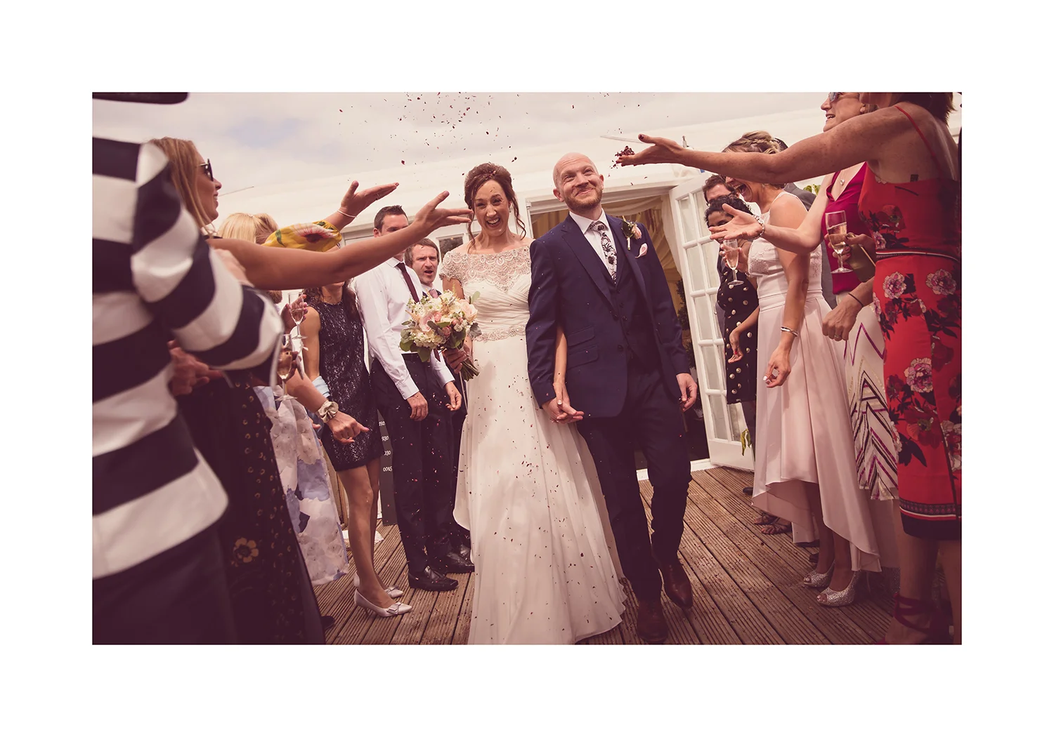 1_0003_confetti.jpg
