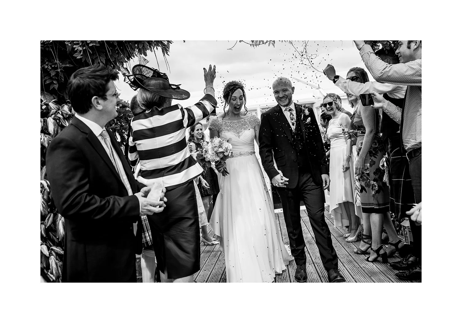 1_0005_confetti.jpg