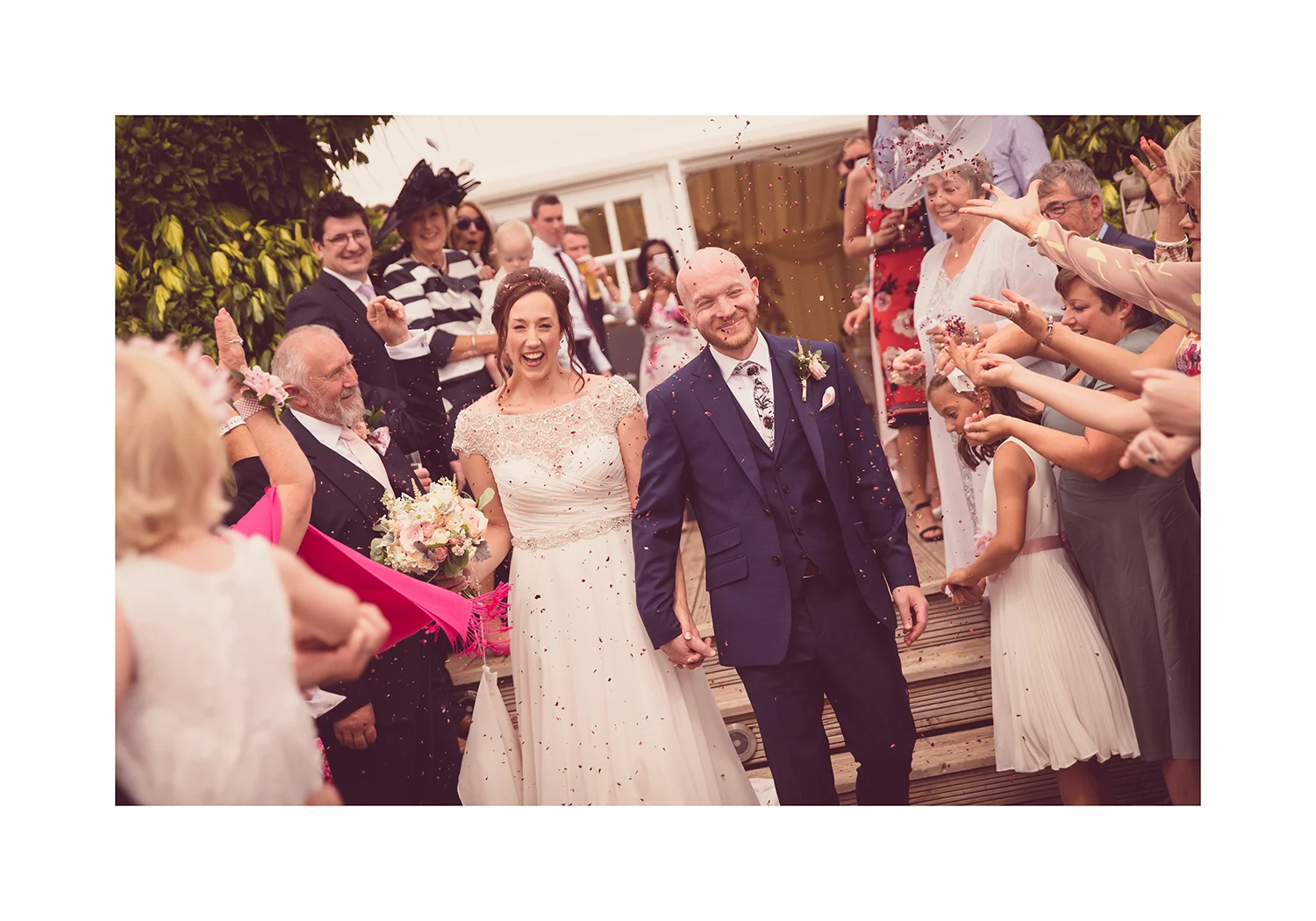 1_0008_confetti.jpg