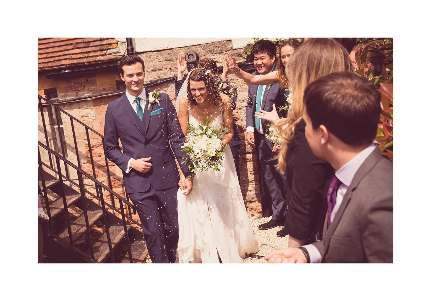 1_0003_confetti.jpg