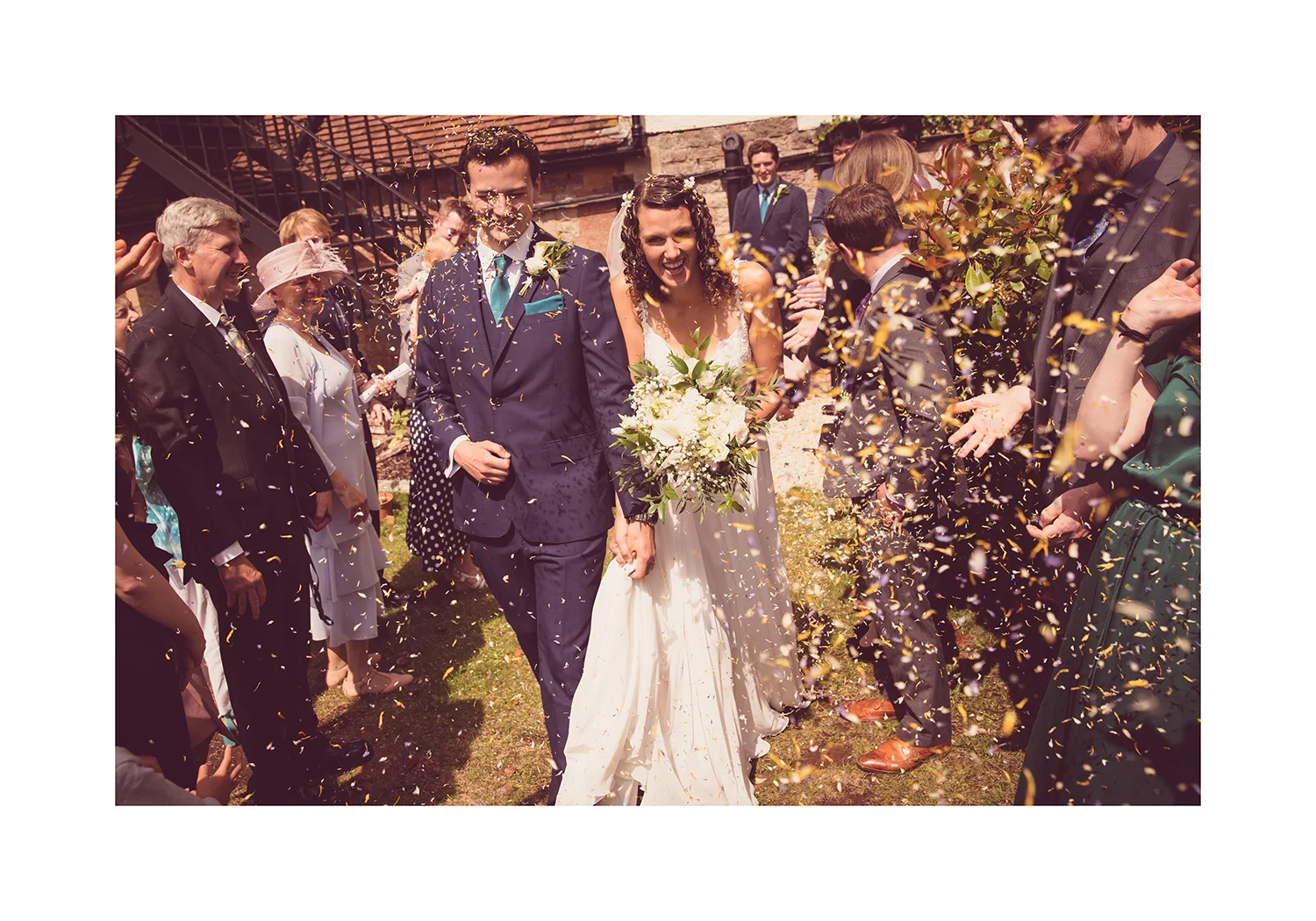 1_0006_confetti.jpg