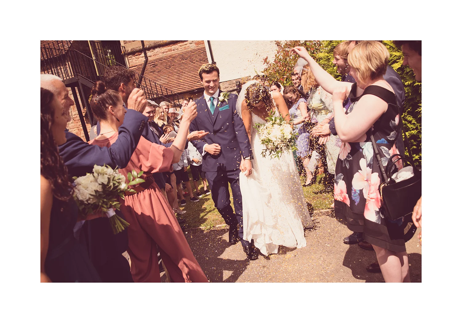 1_0009_confetti.jpg