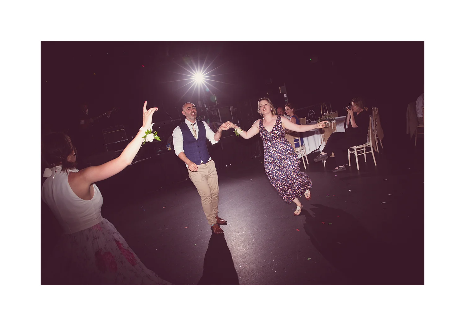 2_0005_dance.jpg