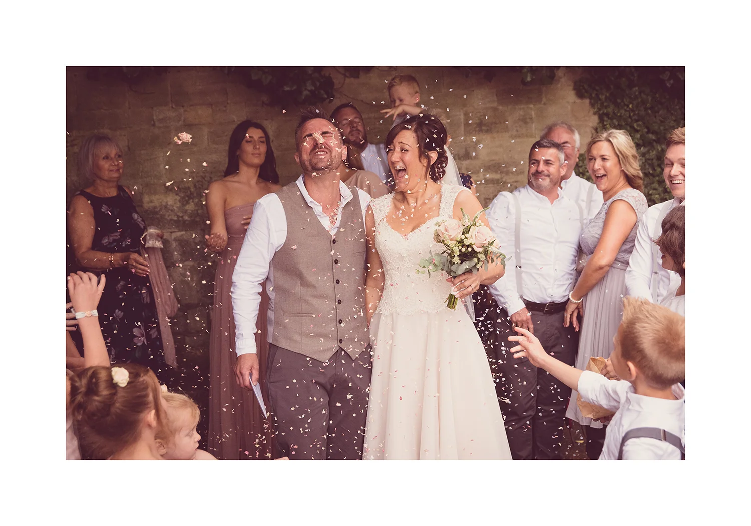 1_0004_confetti.jpg