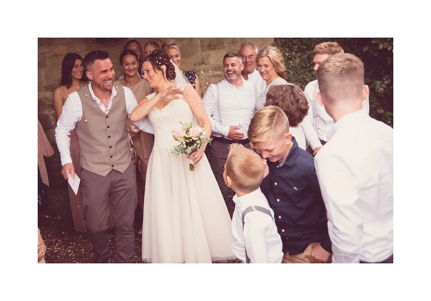 1_0009_confetti.jpg