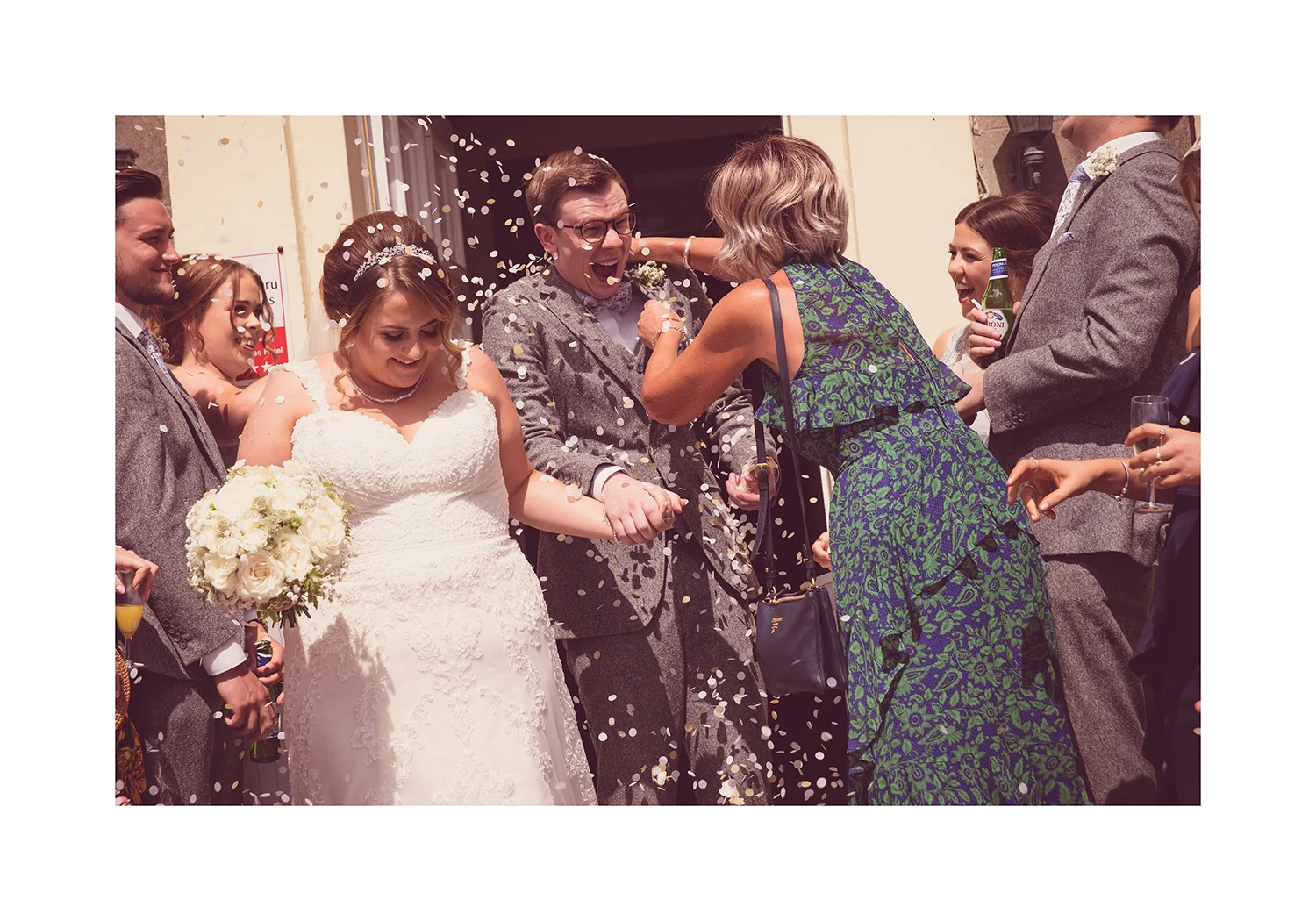 1_0002_confetti.jpg