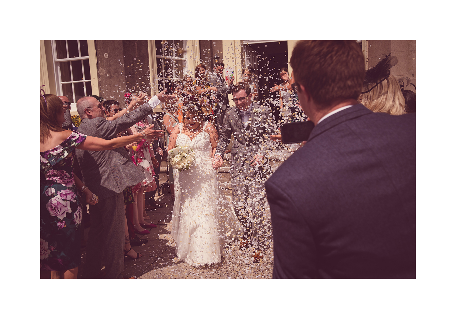 1_0004_confetti.jpg