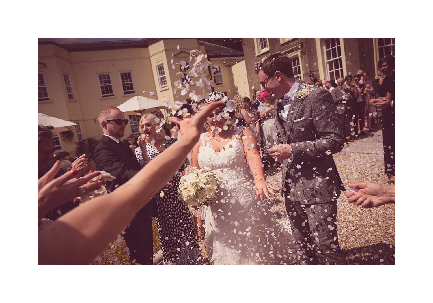 2_0000_confetti.jpg