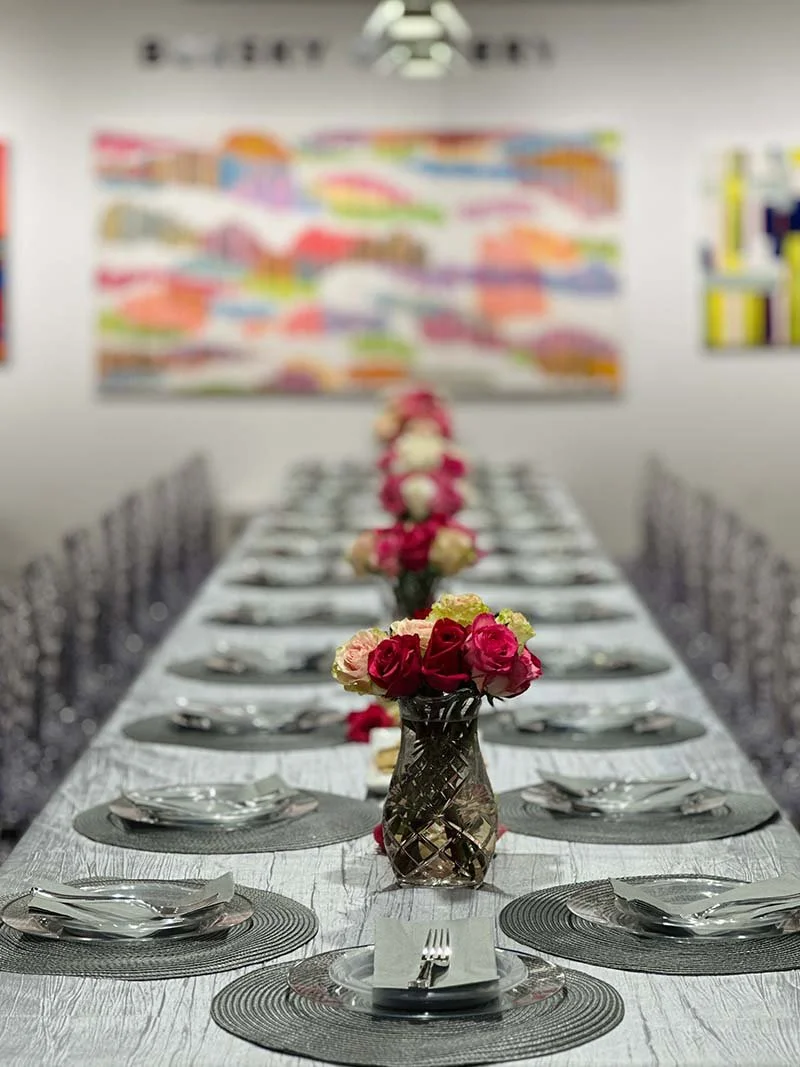 elegant-dinner-table-with-floral-centerpieces-at-barsky-gallery-hoboken.jpg