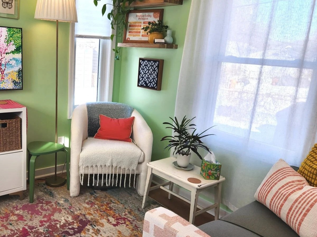 4 Reasons to Work with a Licensed Nutritionist (It's Not About the Number on the Scale)