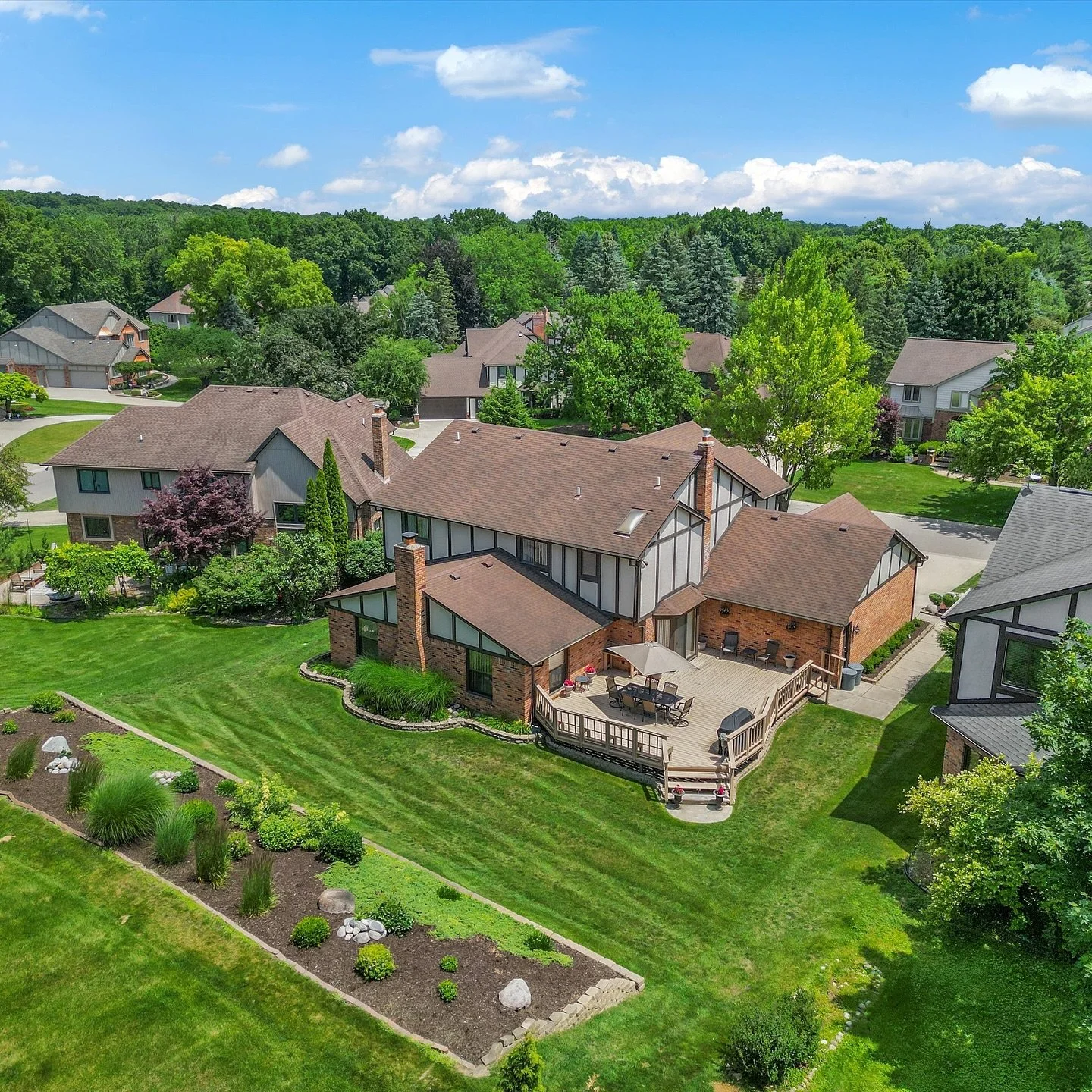 UNDER CONTRACT - Timeless Colonial in the Heart of Rochester Hills 

This meticulously maintained 4-bedroom brick colonial is officially under contract! Located in one of Rochester Hills&rsquo; most desirable communities and within the award-winning 