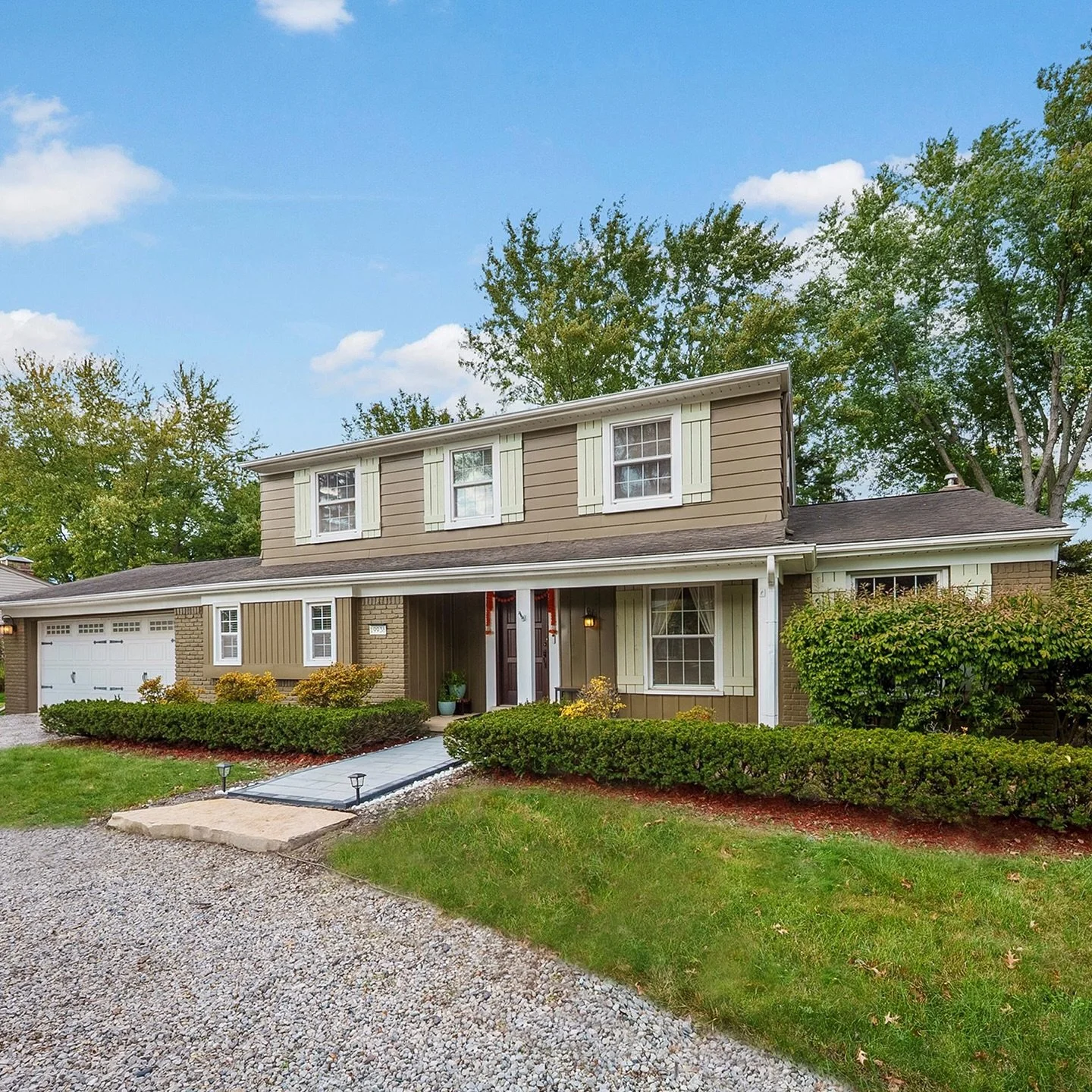 Coming Soon This Week in the Heart of Beverly Hills 🏡

Introducing a beautifully updated 4-bedroom, 2.1-bath colonial just minutes from top-rated Birmingham schools, neighborhood parks, and all the charm the Village of Beverly Hills has to offer.

F
