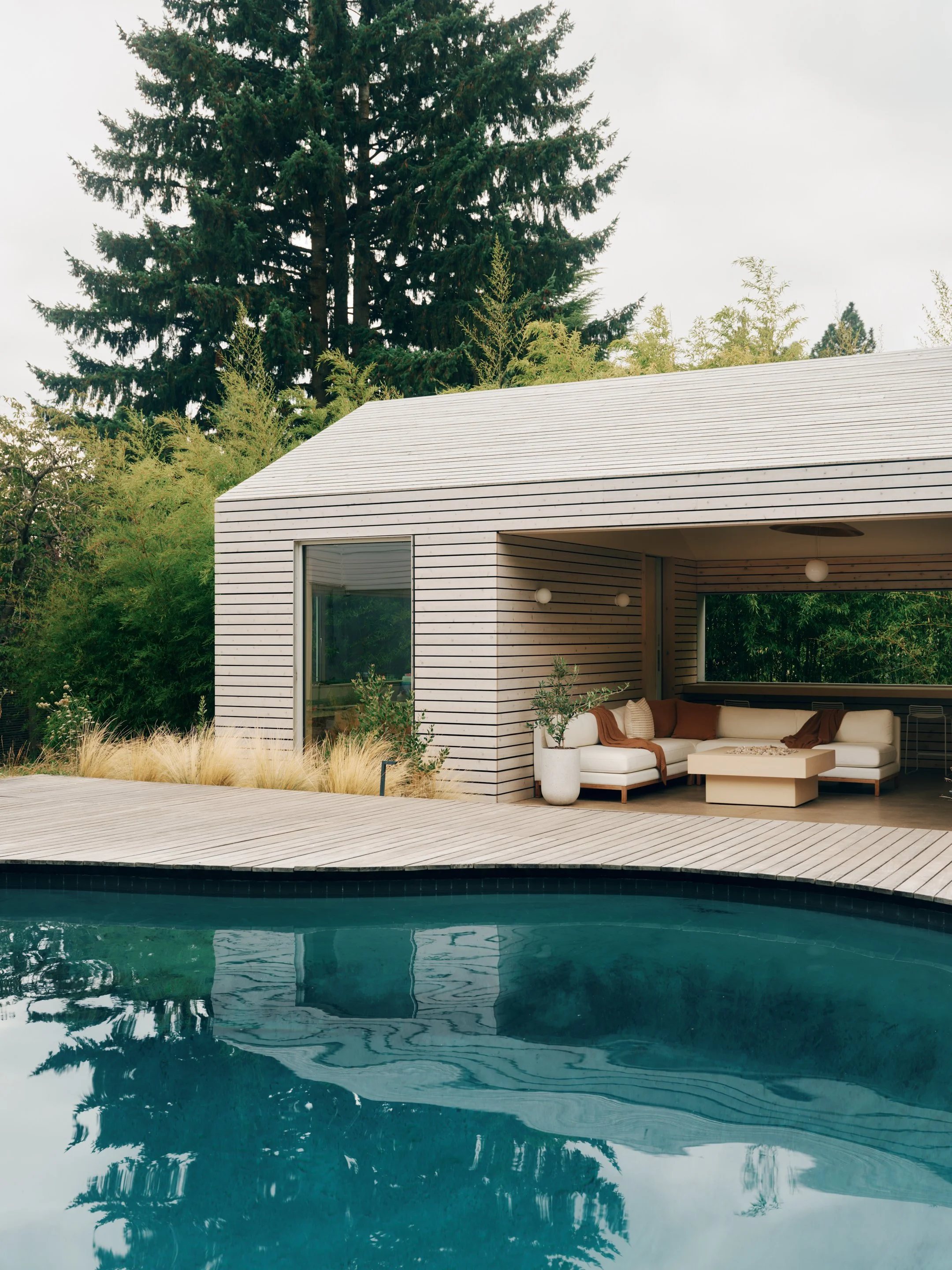 Helland_Pool_DSF0239.jpg