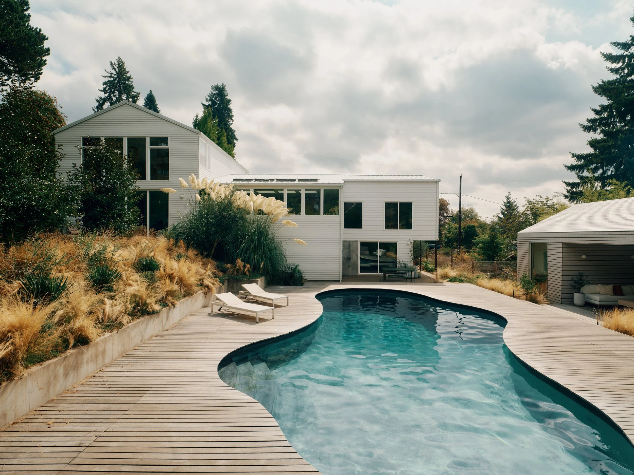 Helland_Pool_DSF0341.jpg