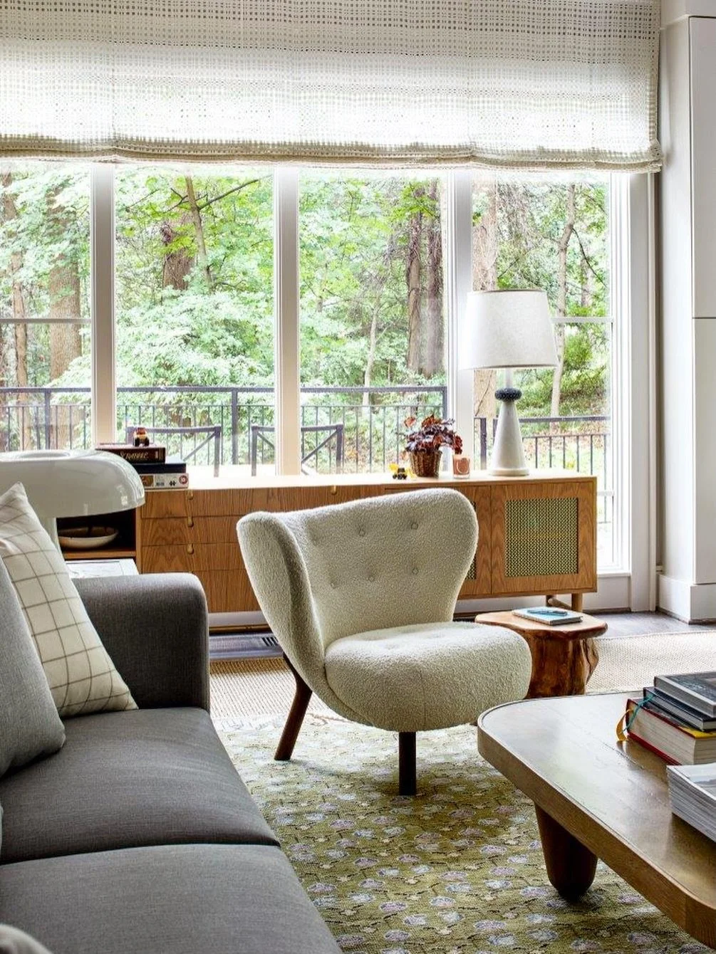 Spring arrives late in Minnesota, so we are counting the days to when we see green outside our windows again! #huntleycodesign #waitingforspring #marchinminnesota