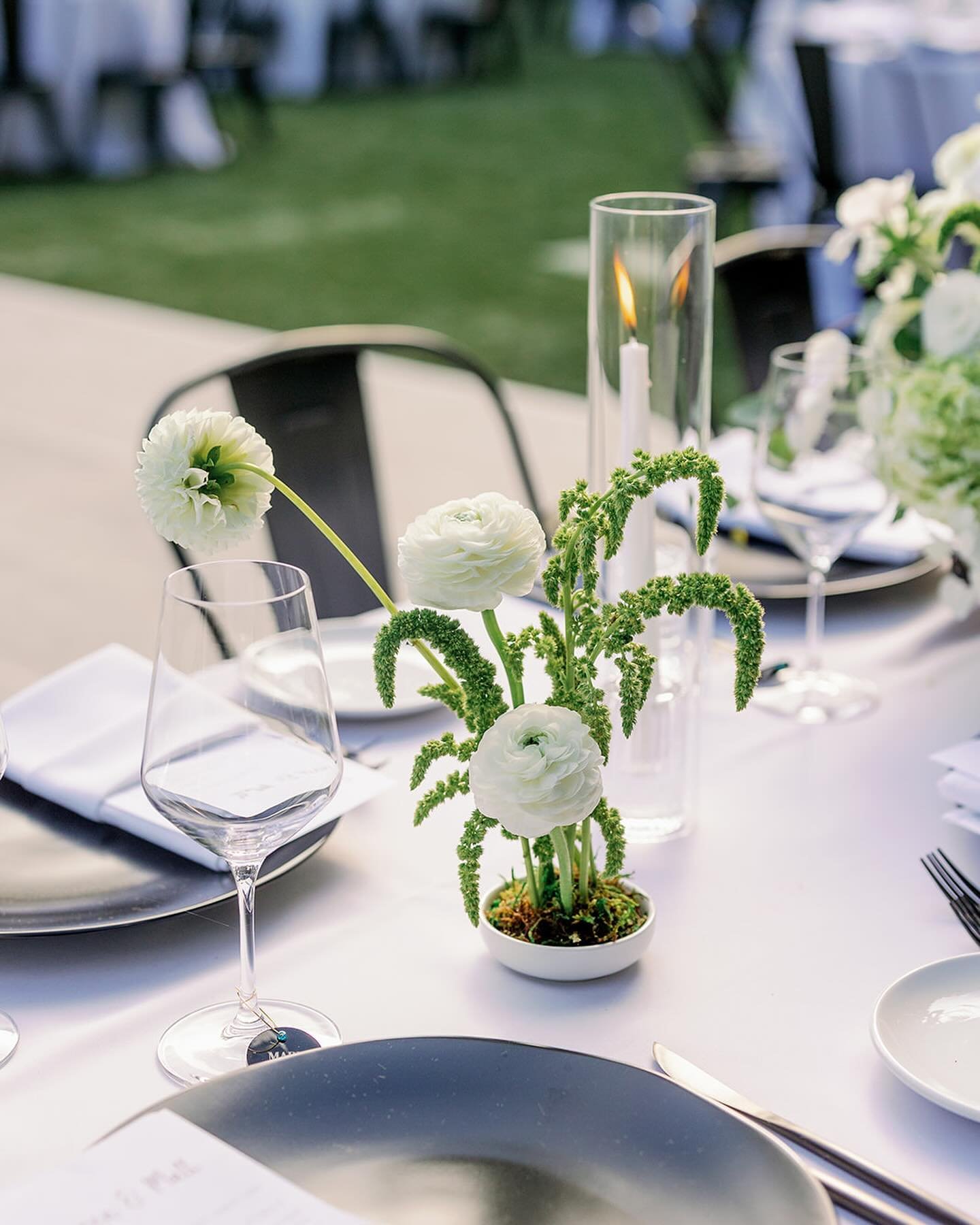 🥬Crisp details and garden fresh florals.
&bull;Photos @monicalamphoto
&bull;Planning+ @planprepparty
&bull;Pros @floralluxe @encoreeventsrentals @treposti_events

#wedding #weddingdesigner #weddingplanner #trepostiwedding #weddingplanning #destinati