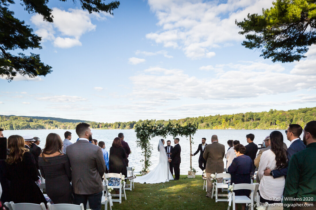 Lakefront wedding.jpg