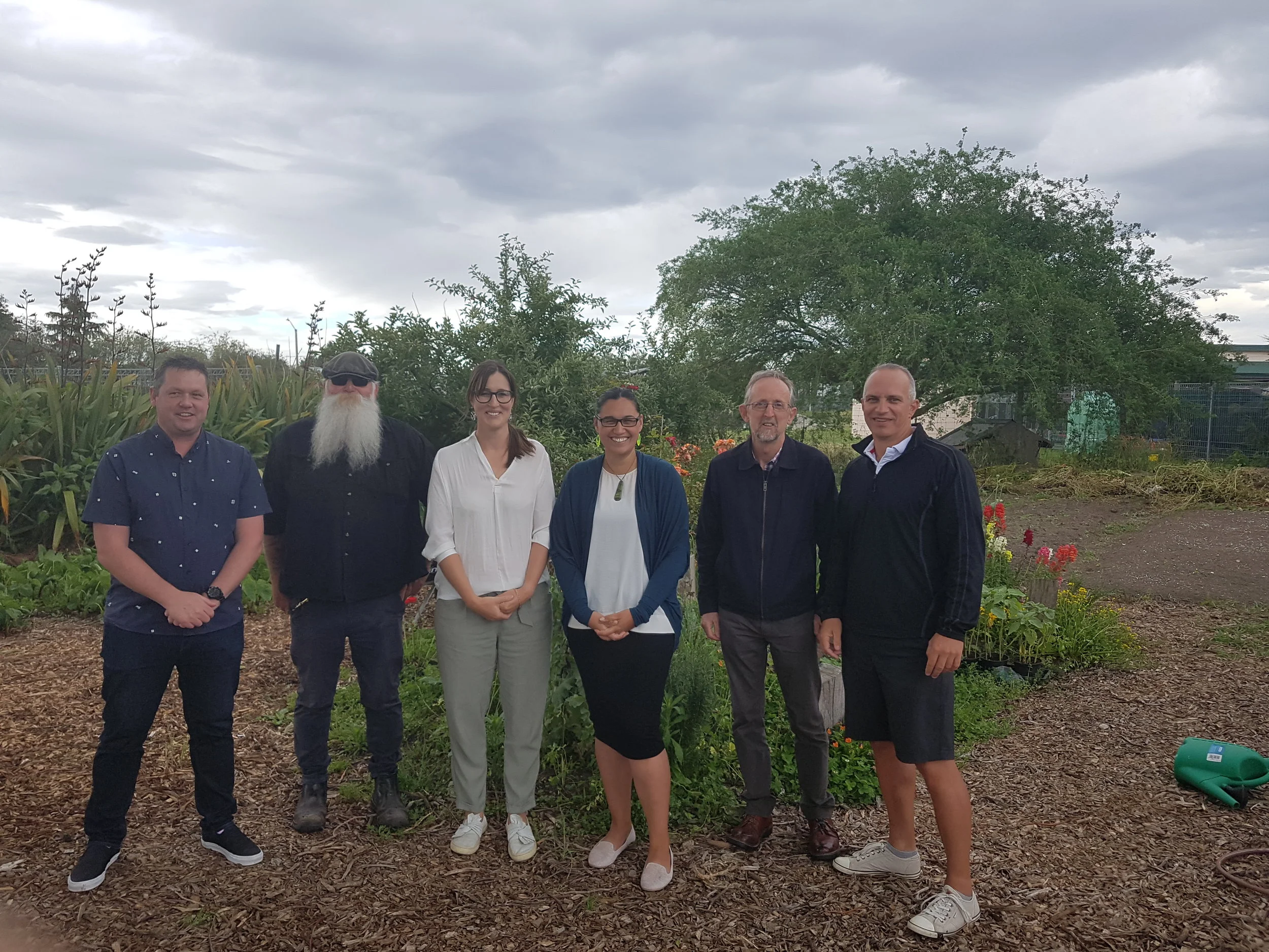 Darryl, Papa Wayne, Erin, Hannah, Graeme, Matt (Ana - taking the photo!)