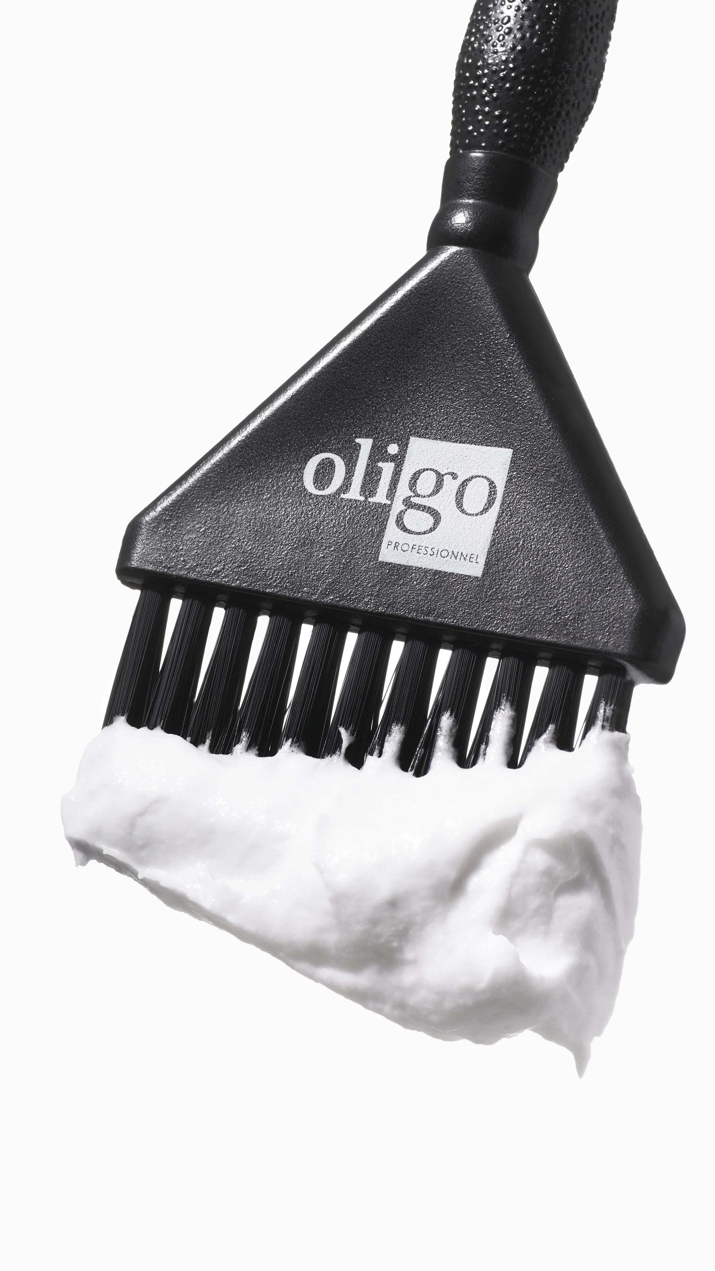 SHOT_9_BLK BRUSH_CREAM.jpg