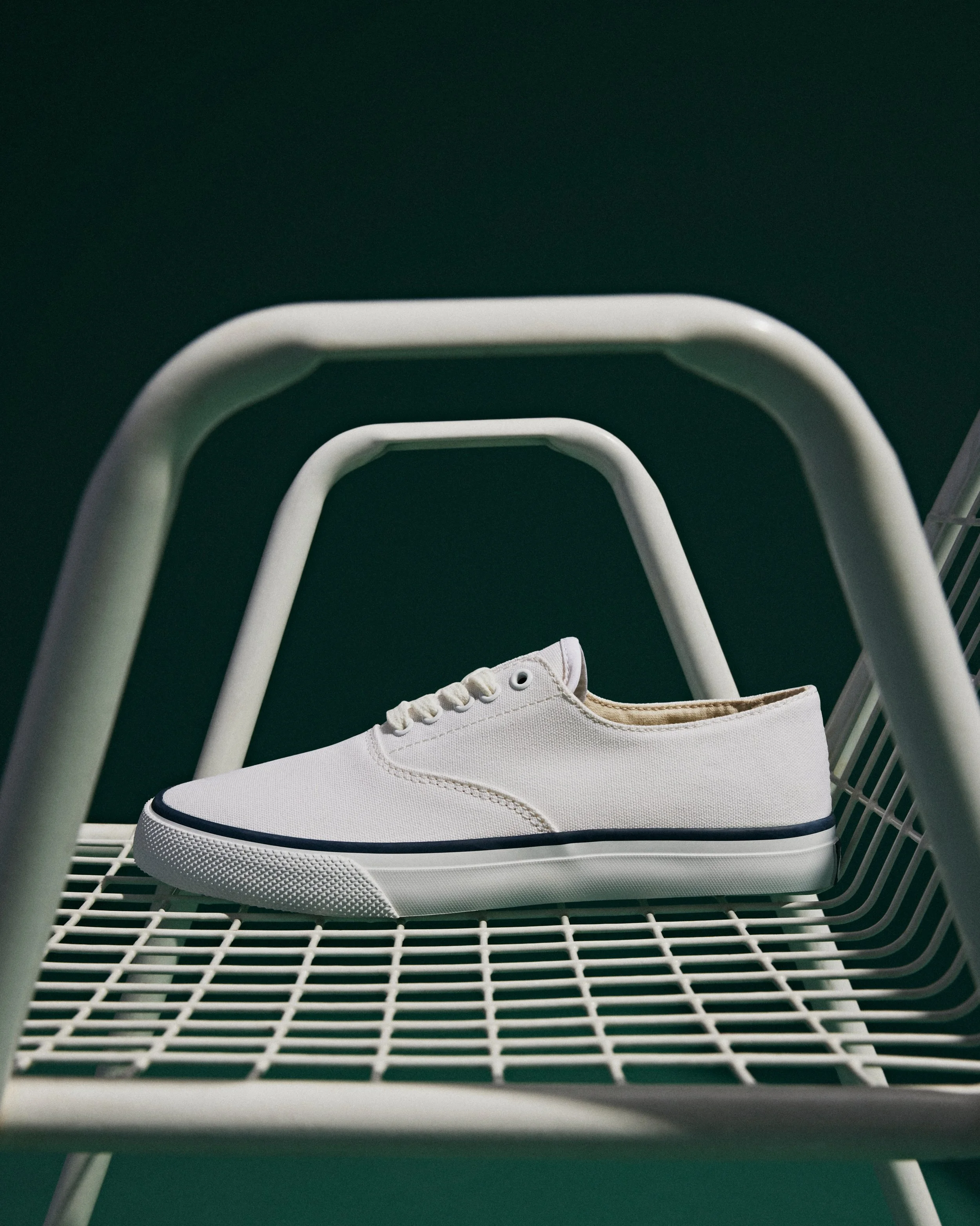 s24_ladies_still_striper II cvo sneaker_white_01_20310.jpg
