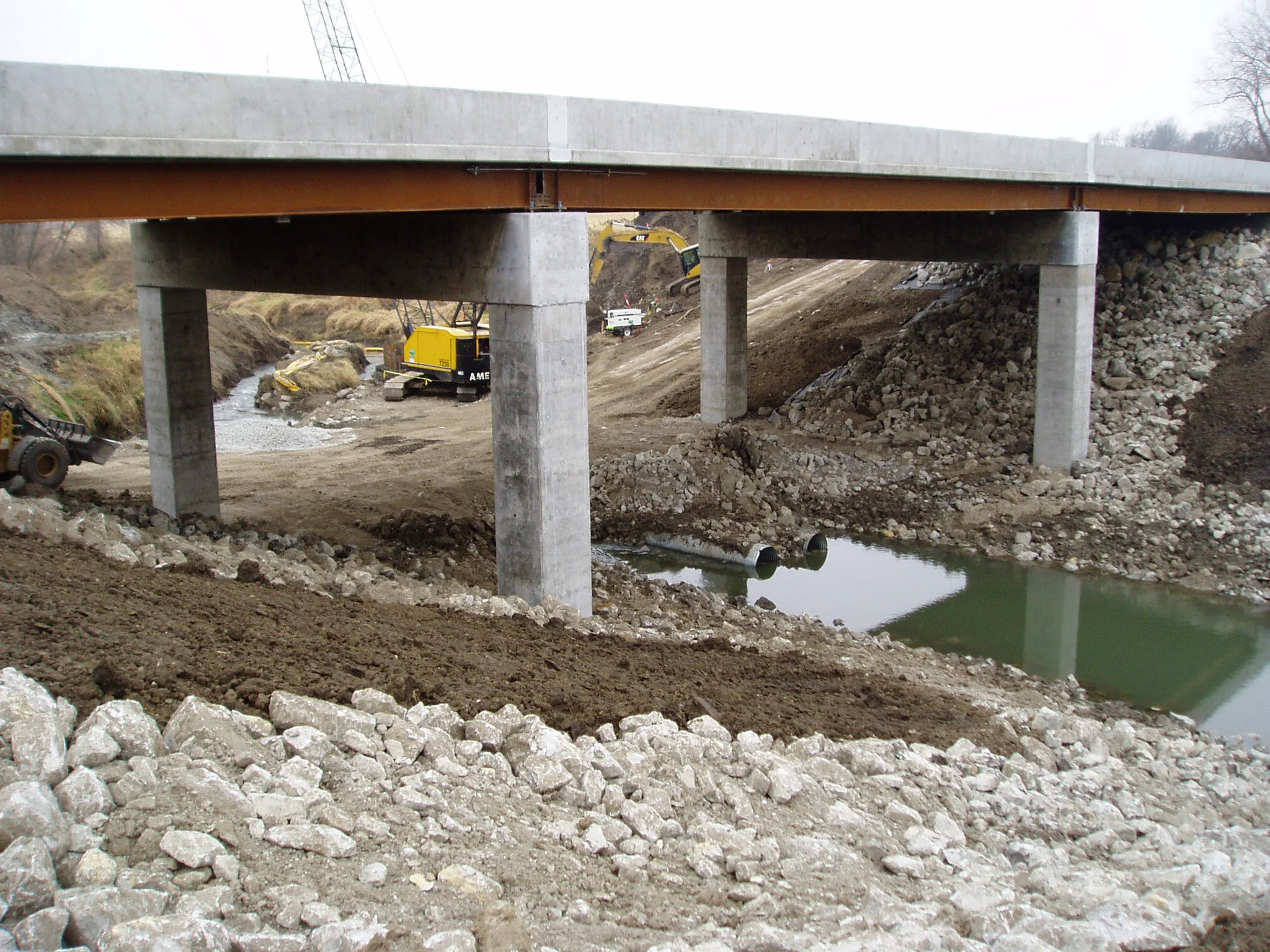 Finished_Bridge_Side_View-2_IA_(8423211111).jpg