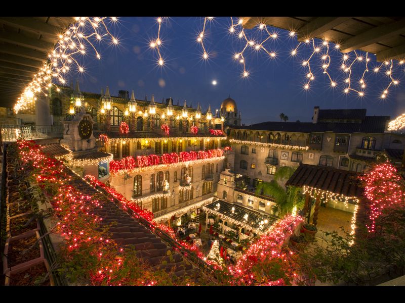 Gaze at the holiday lights on a weekend escape to the Mission Inn in Riverside- Los Angeles Times