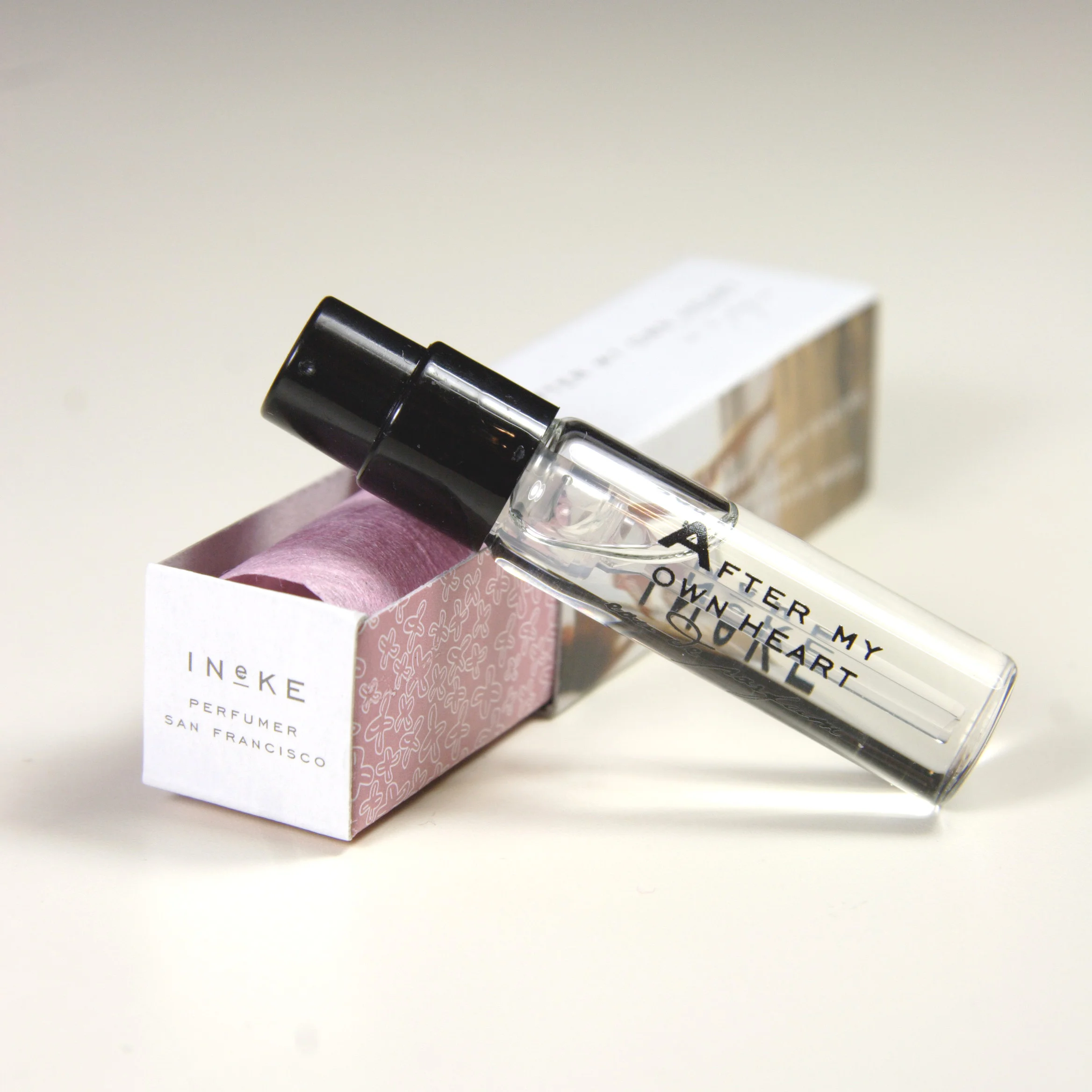 After My Own Heart Lilac Top Notes: Bergamot, Raspberry, Crisp Green Foliage Middle Notes: Lilac Base Notes: Sandalwood, Heliotrope, Musk