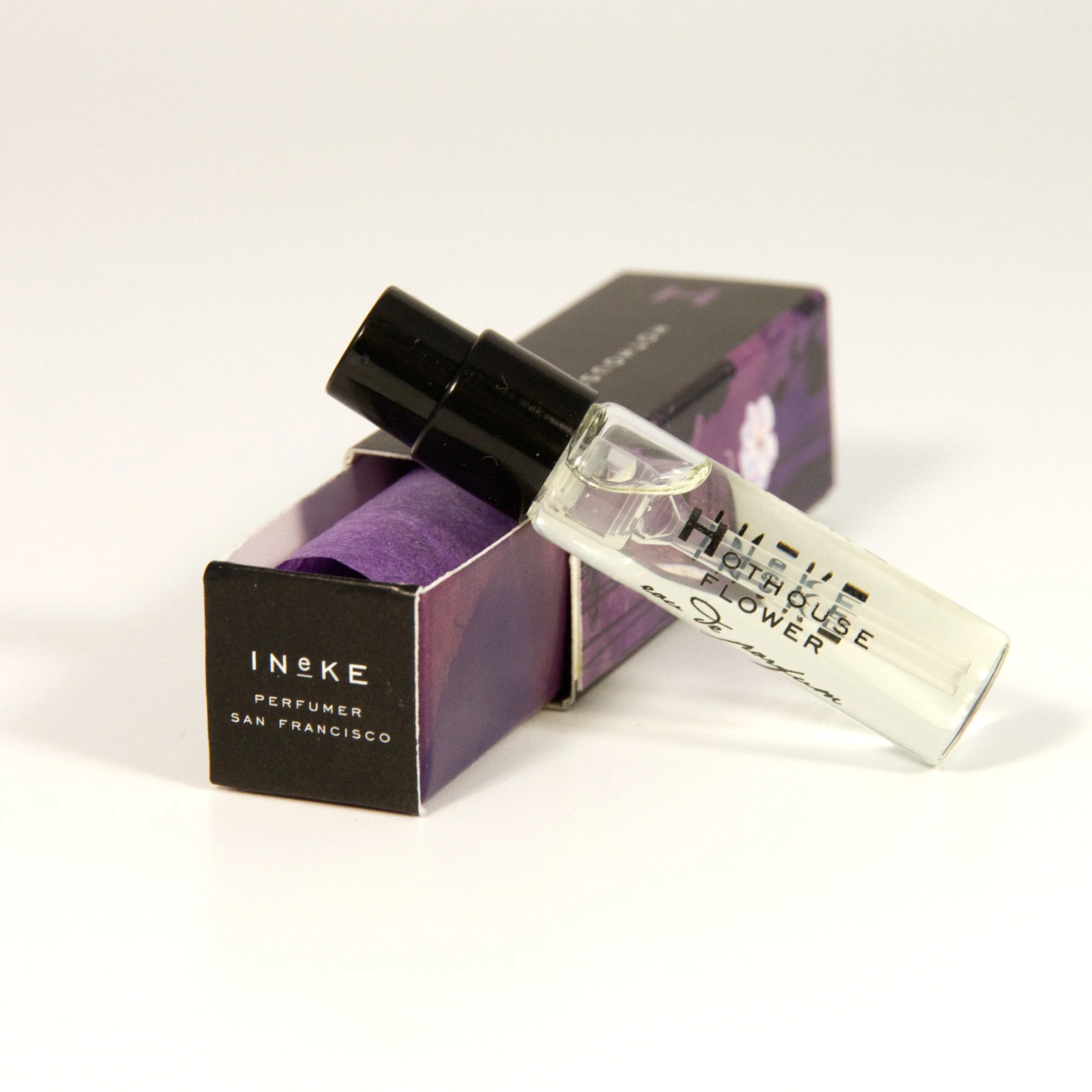 Hothouse Flower Green Gardenia Soliflore op Notes: Earl Grey Tea, Green Foliage, Cypress Middle Notes: Gardenia, Galbanum, Fig, Frankincense Base Notes: Guaiacwood, Musk, Corn Silk