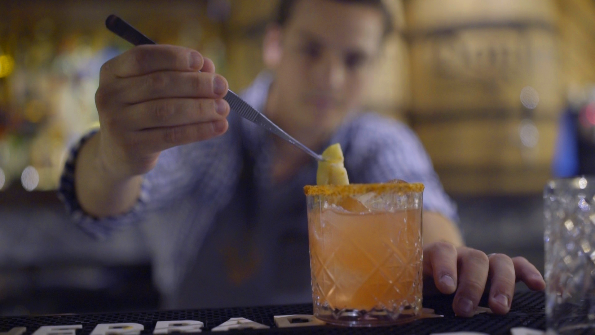  Preparación del Guayaba Reyes, bebida estelar. 