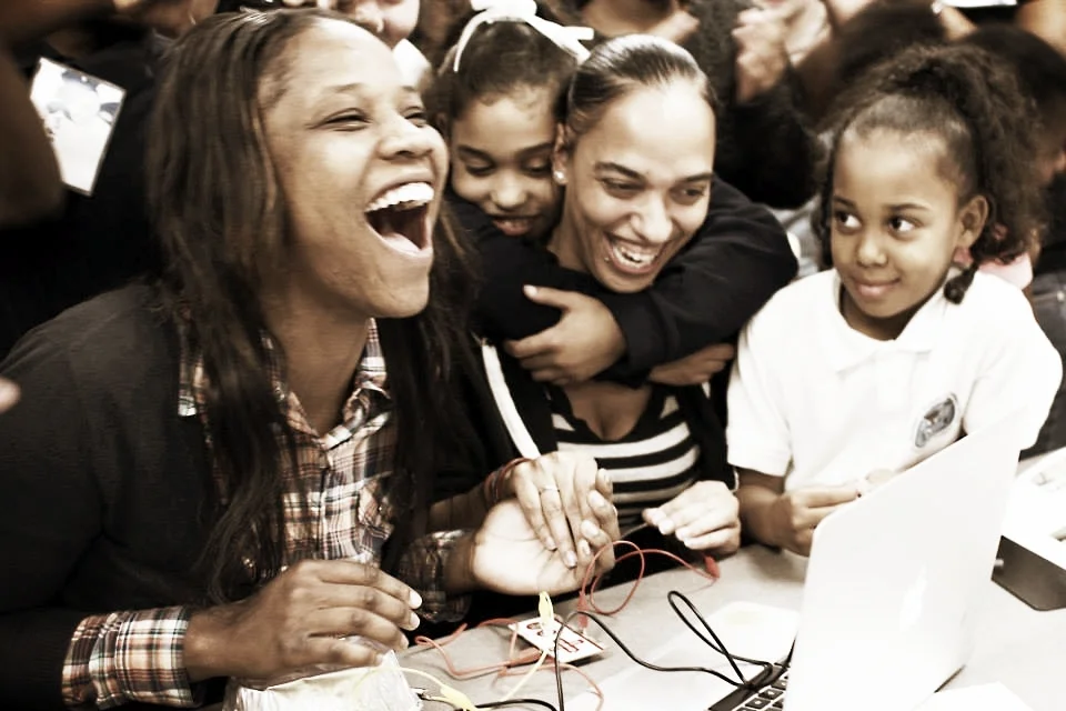 10731029_611926352252003_6806925032504201453_n (1).jpg