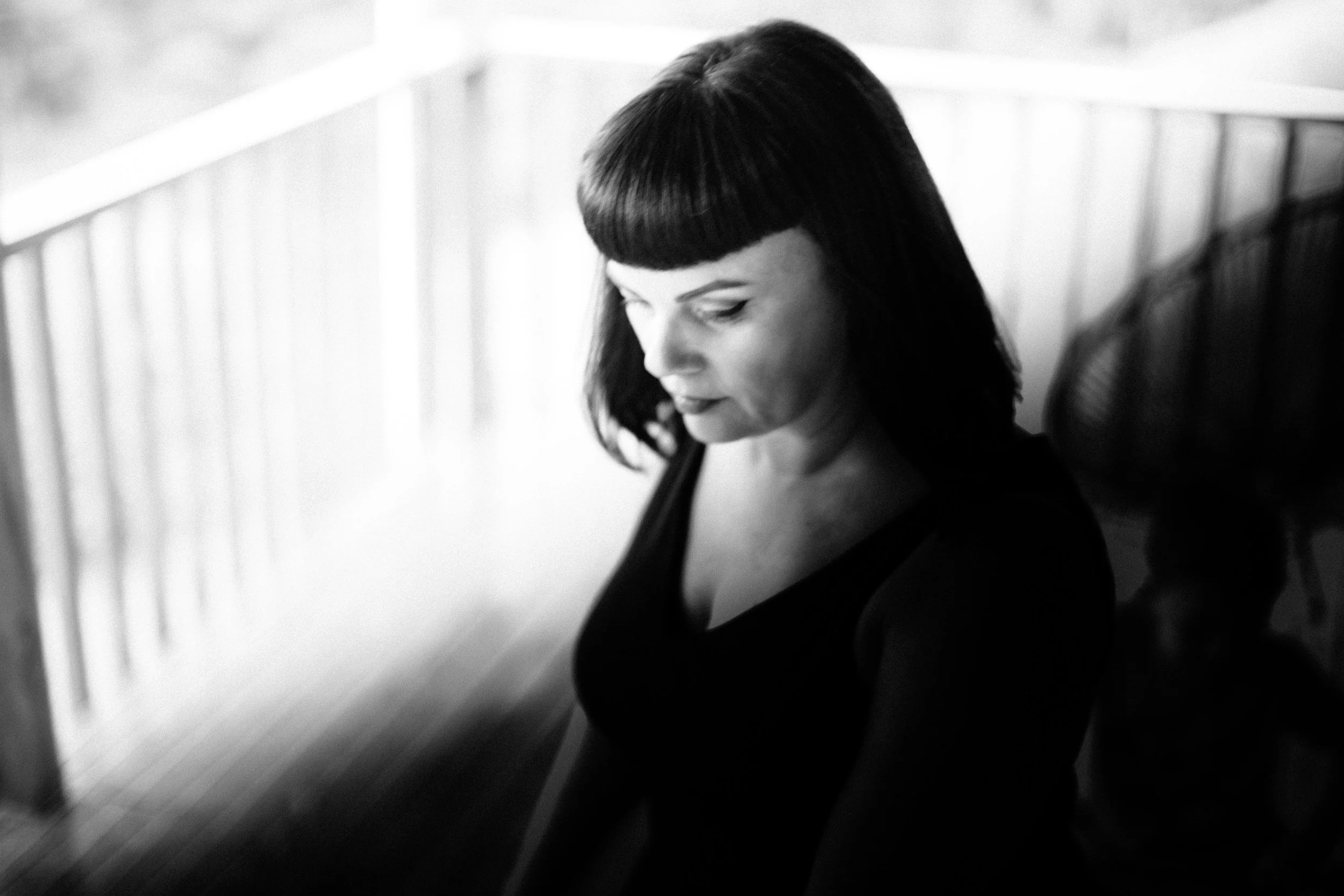 Tami Neilson WEB B+W 2018 - Ebony Lamb Photographer-12.jpg